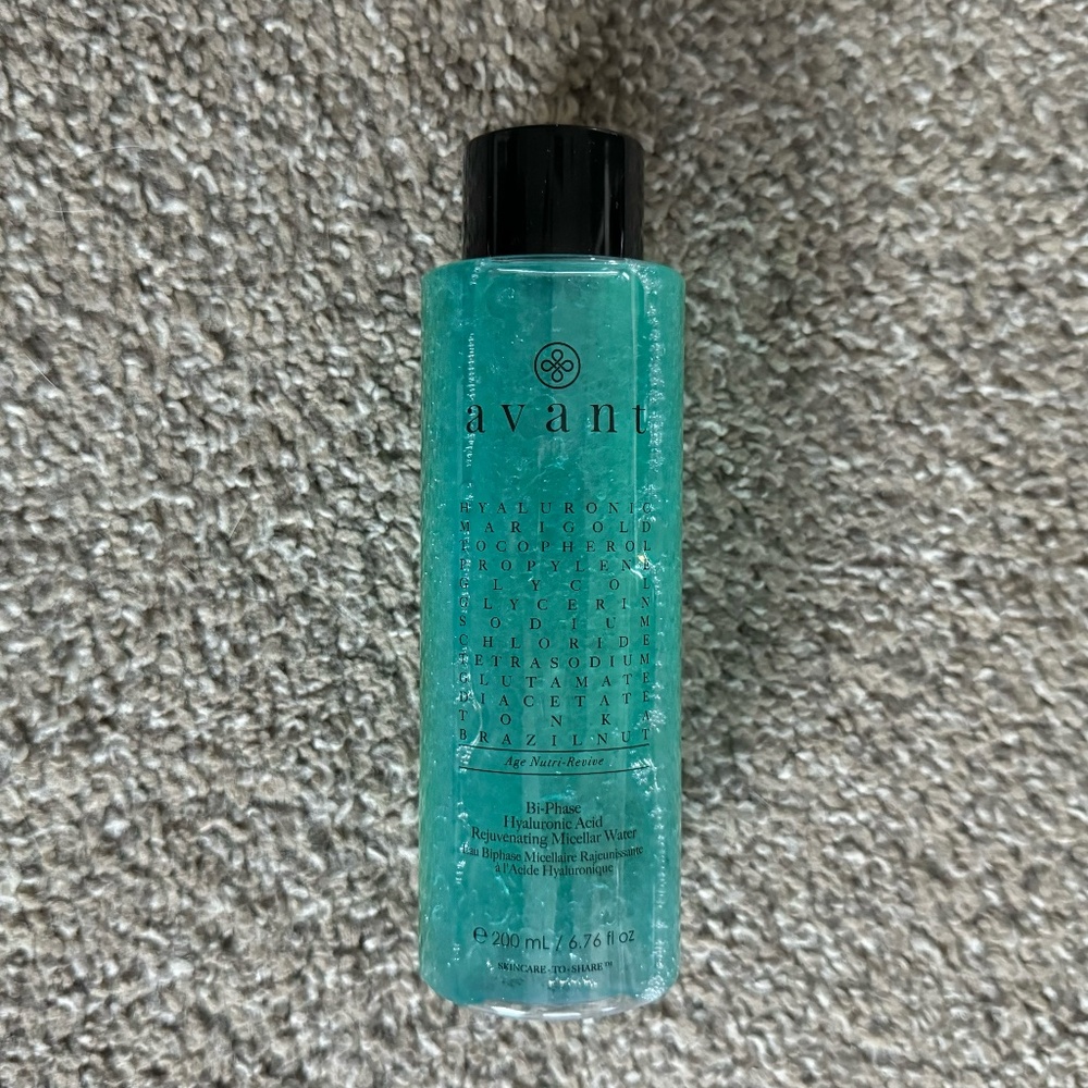 Avant Bi-Phase Hyaluronic Acid Rejuvenating Micellar Water